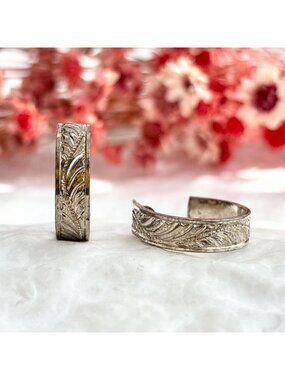 Silver Toned Geometric Carved 80's Style Open Costume Jewelry Hoop Earrings